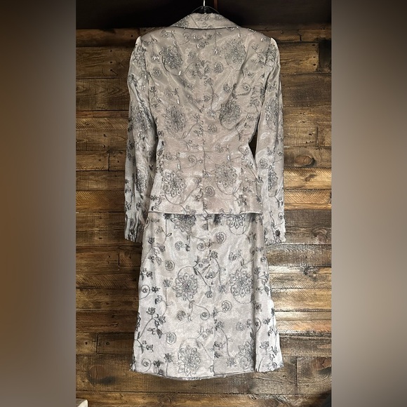 Bergamo by EBI Embroidered Formal Suit - Picture 3 of 10